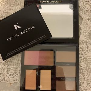 NWB ! Kevyn Aucoin contour book palette volume lll